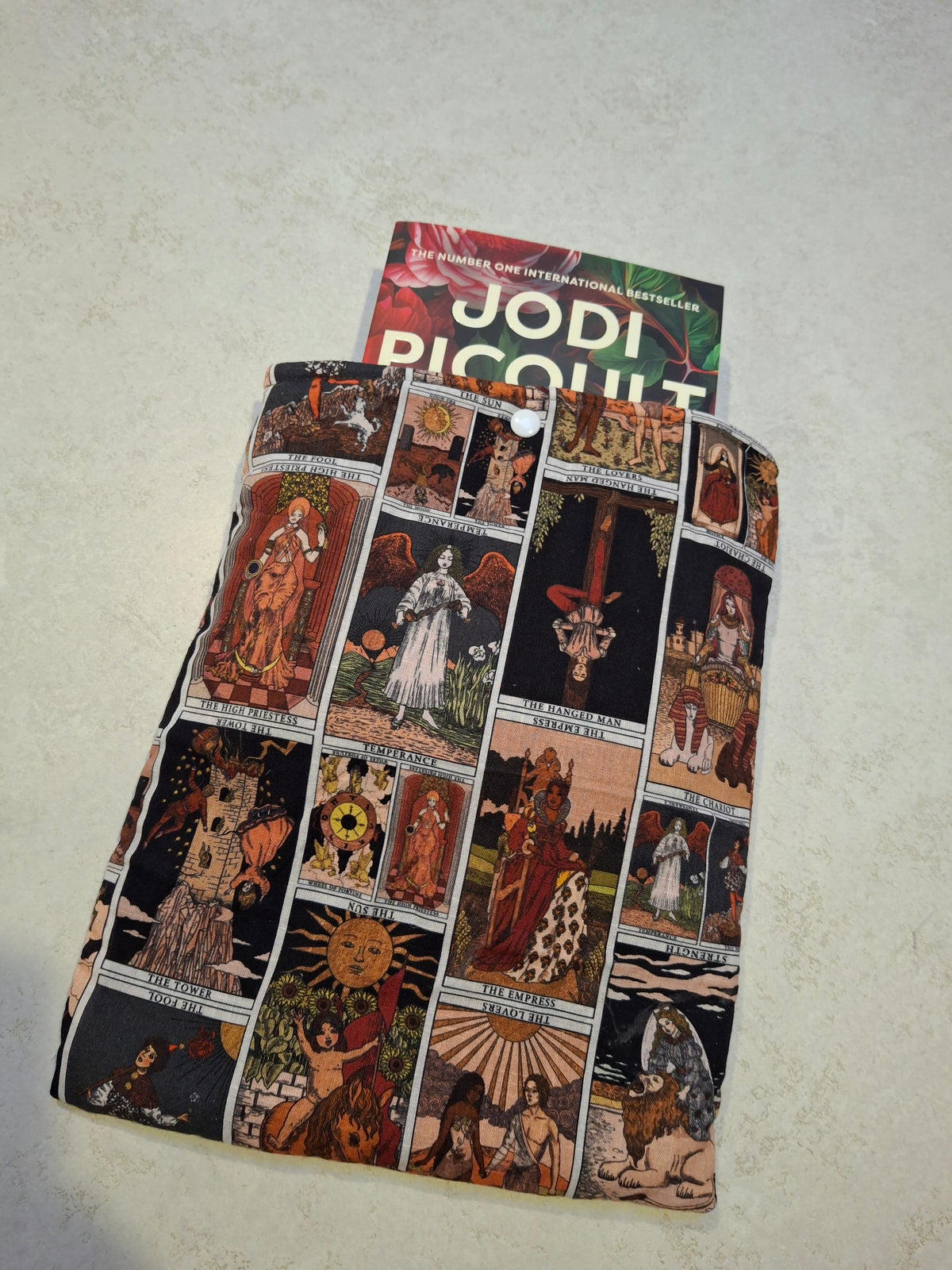 Tarot cards book sleeve