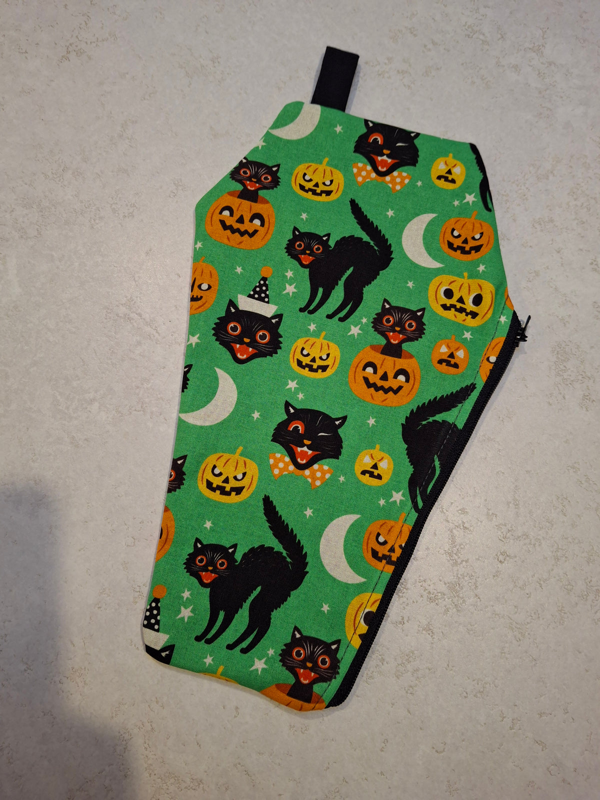 Vintage Halloween catsCoffin makeup bag