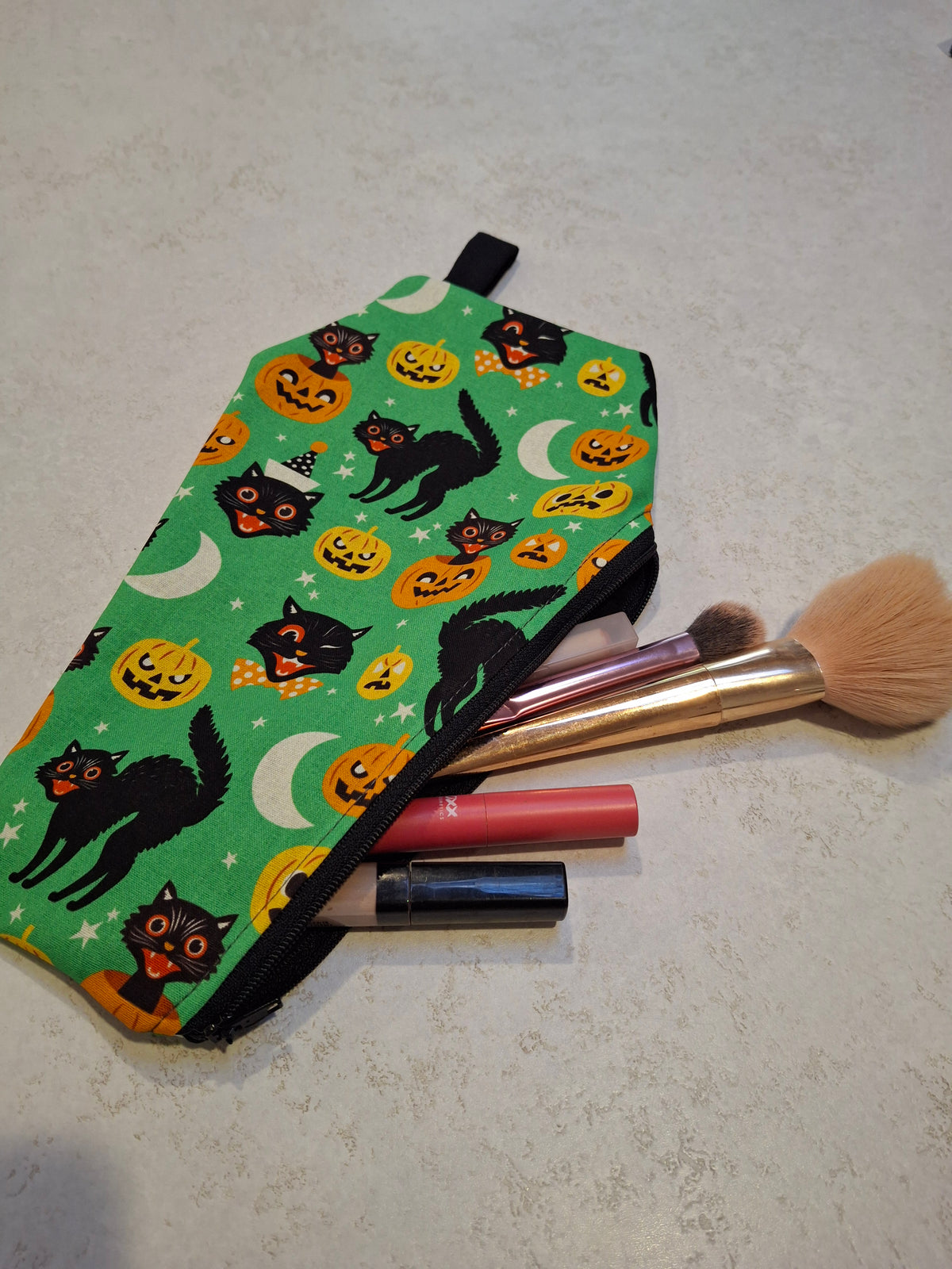 Vintage Halloween catsCoffin makeup bag