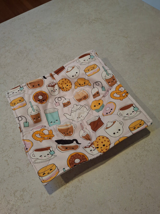 Coffee and cake plate cosy
