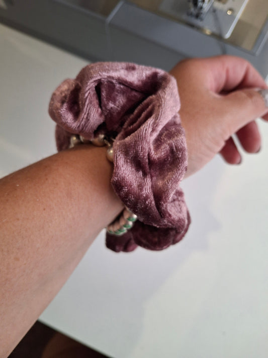 Dusky pink velvet scrunchie