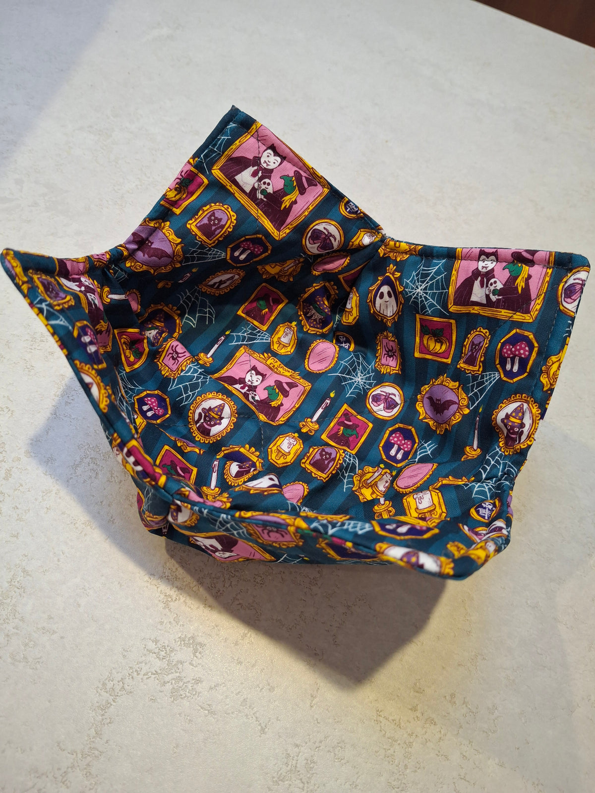 Halloween pictures bowl cosy