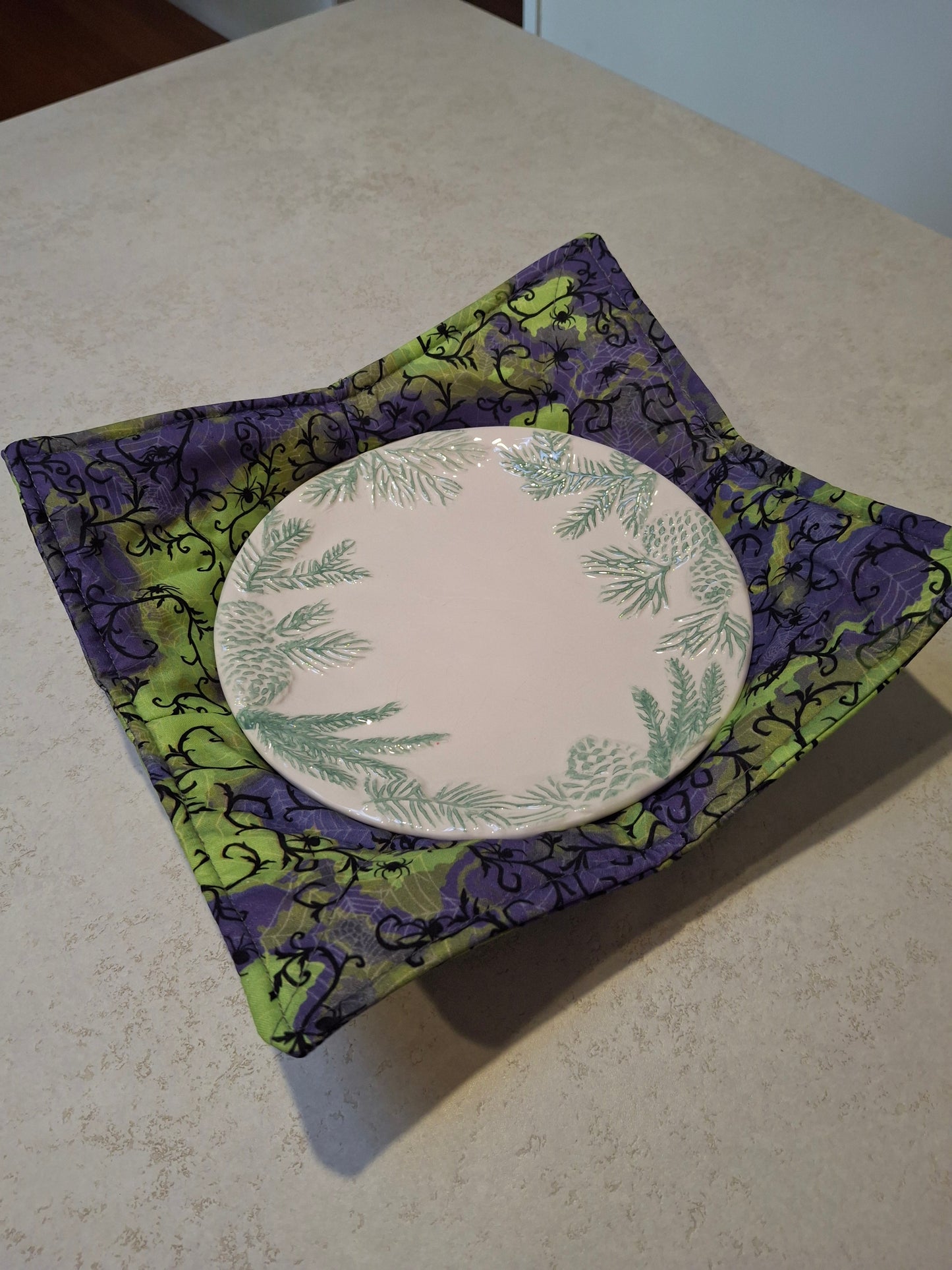 Spiders and thorns  plate cosy