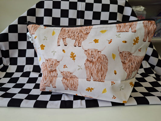 Highland cow makeup bag