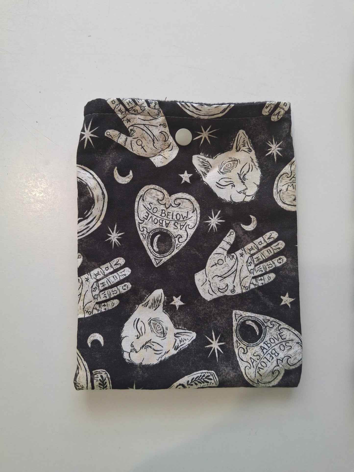 Witchy vibes E-Reader/Book Sleeve